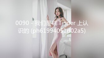 一边让老婆闺蜜撸管，一边享受来自视频里面嫩妹全裸服务，真的好刺激好深刻的感觉，这个妹子超级会说各种骚话连篇，喜欢听骚话的她绝对是天花板