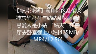 大神旅游景区一路走一路抄底众多的美女少妇眼界大开2 (7)