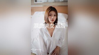 某办公大楼里的无门厕所34两个美眉