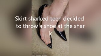 Skirt sharked teen decided to throw a shoe at the shark